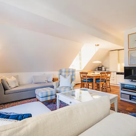 Lucia Apartmán